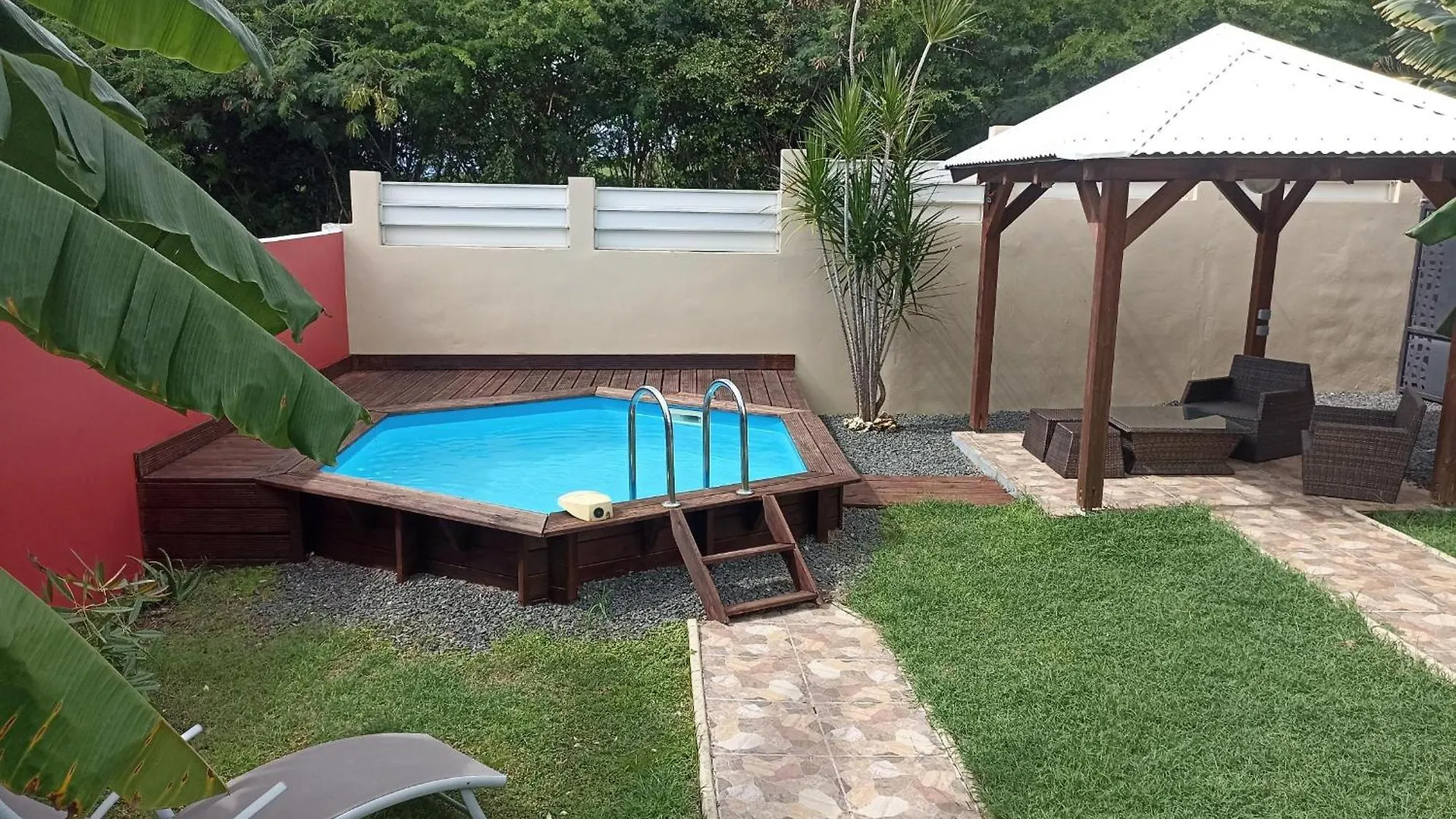 Gites Monoi 4 Personnes Avec Piscine Privee Saint-François Nyaraló